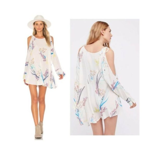 Clear Skies Cold Shoulder Tunic Top - Size Small - Picture 1 of 2